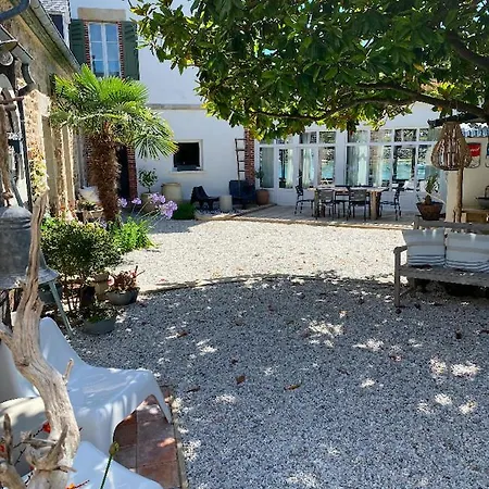 Bed & Breakfast La Maison Du Grand Rocher *